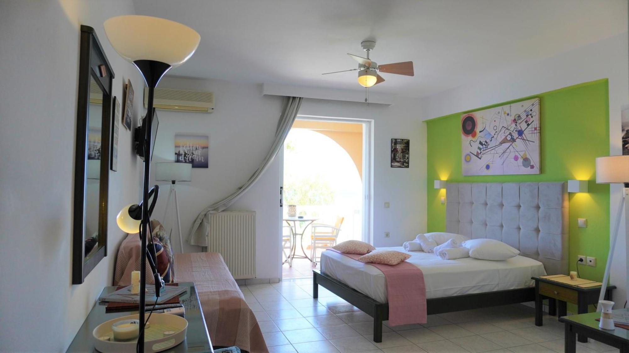 Seafront Spirit Suites مدينة زاكينثوس الغرفة الصورة